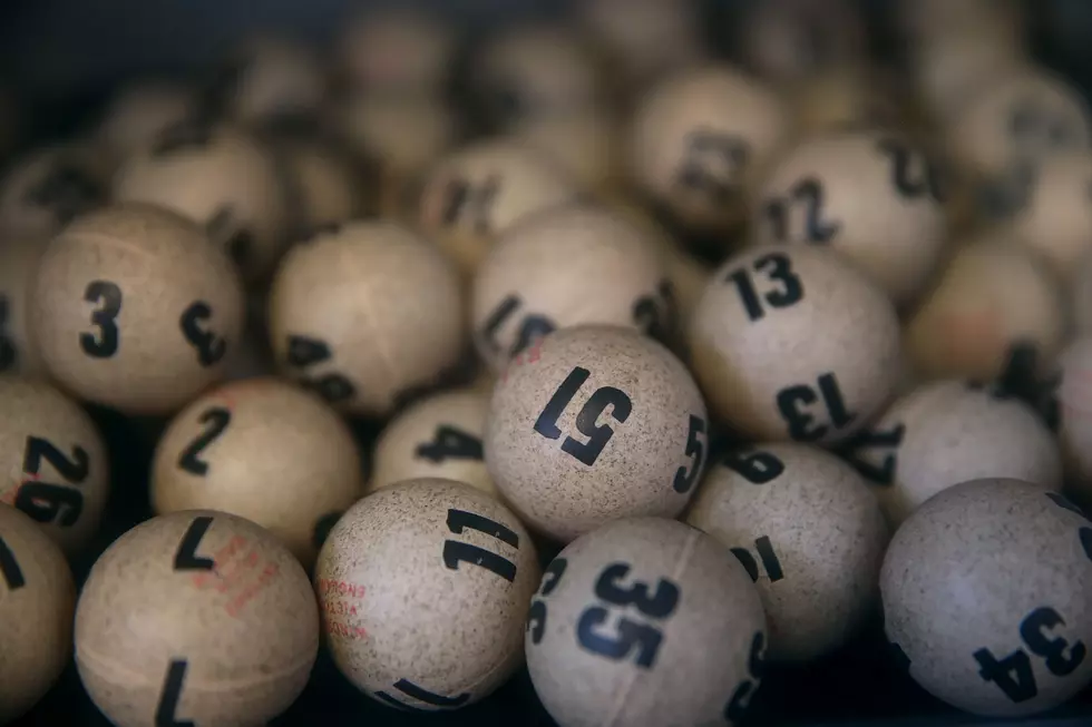 We Asked AI to Pick Powerball Numbers Based on Biggest Wins Ever