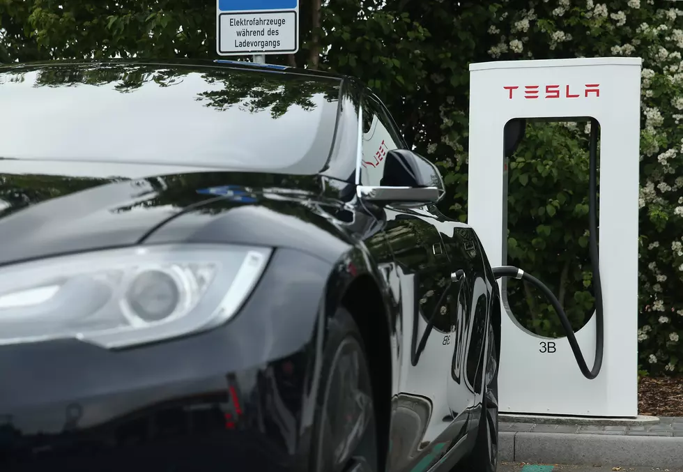 Tesla Robot Violently Attacks Engineer at Company’s Texas Factory