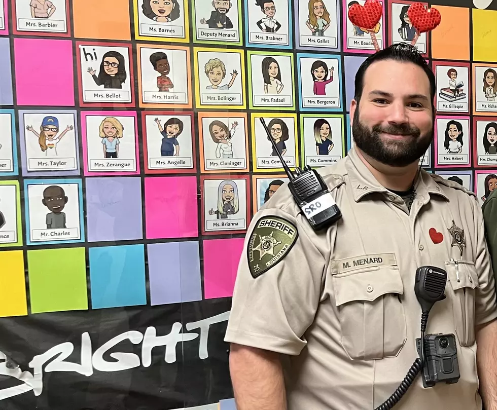 Every Student at Woodvale Elementary Gets Gift from Deputy Menard