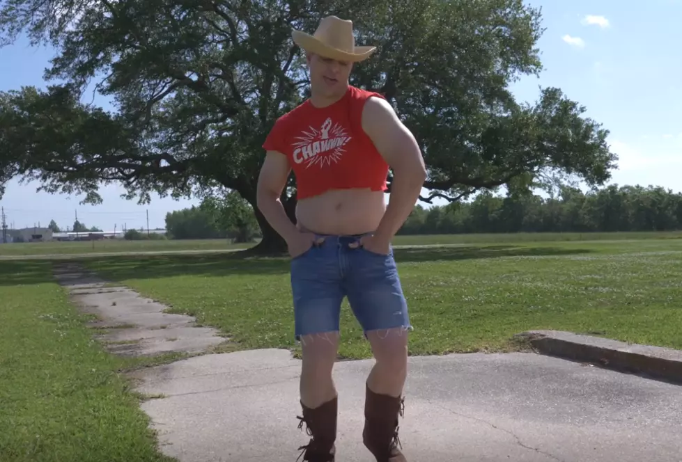 DJ Rhett Nails ‘Fair Goer Stereotypes’ in His Latest Facebook Video